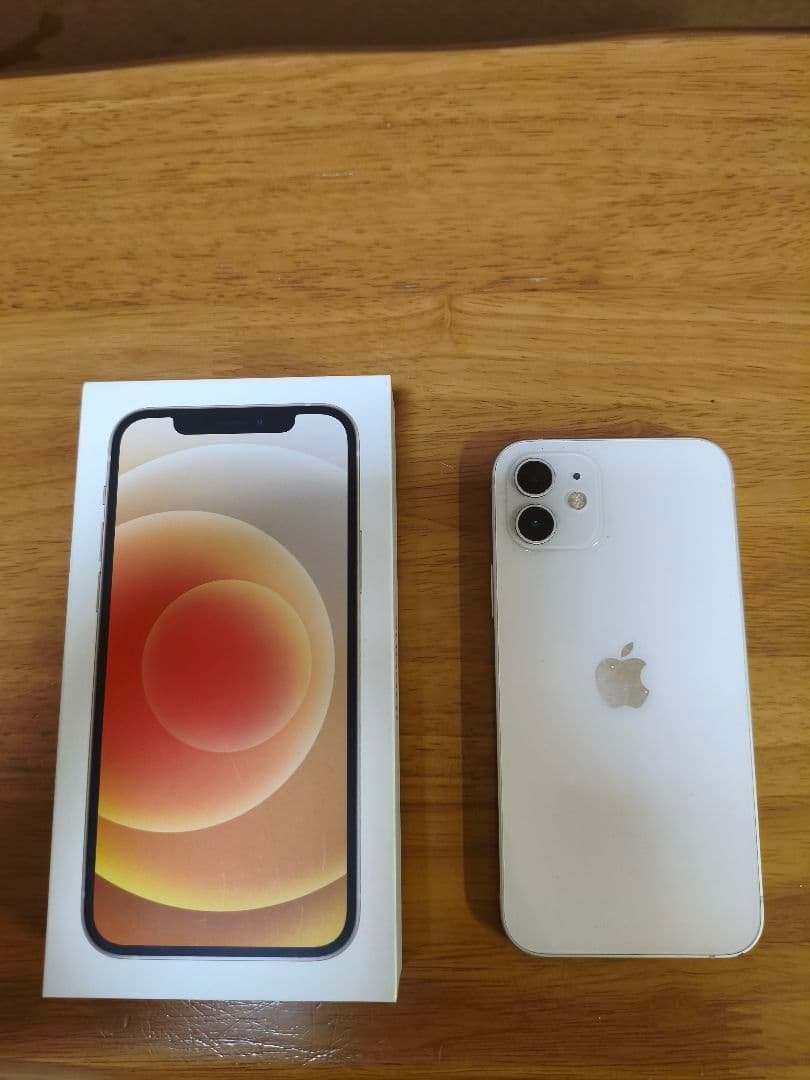 Apple iPhone 12 ホワイト 本体　128g シムフリー　初期化済み