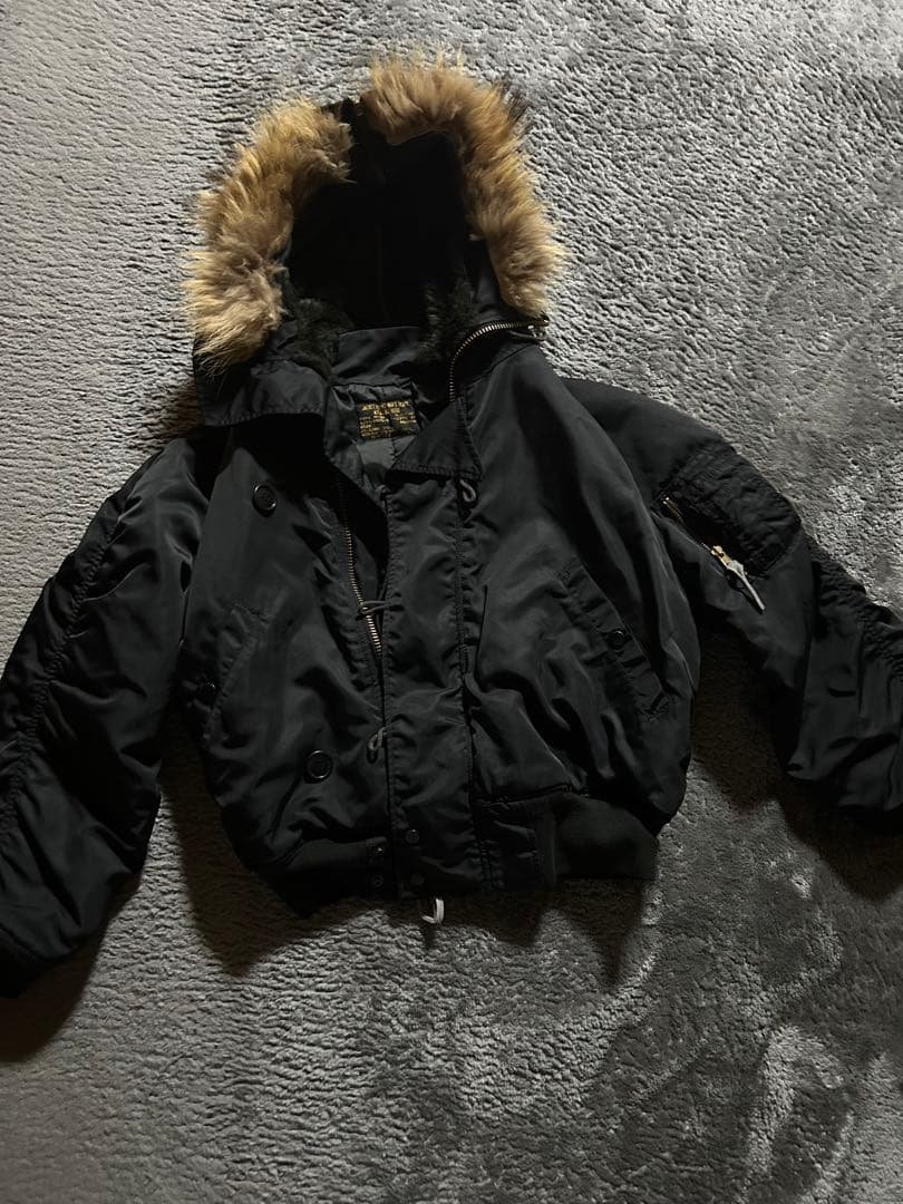 N-2Bミリタリージャケット 黒 y2k 短丈 Mサイズ