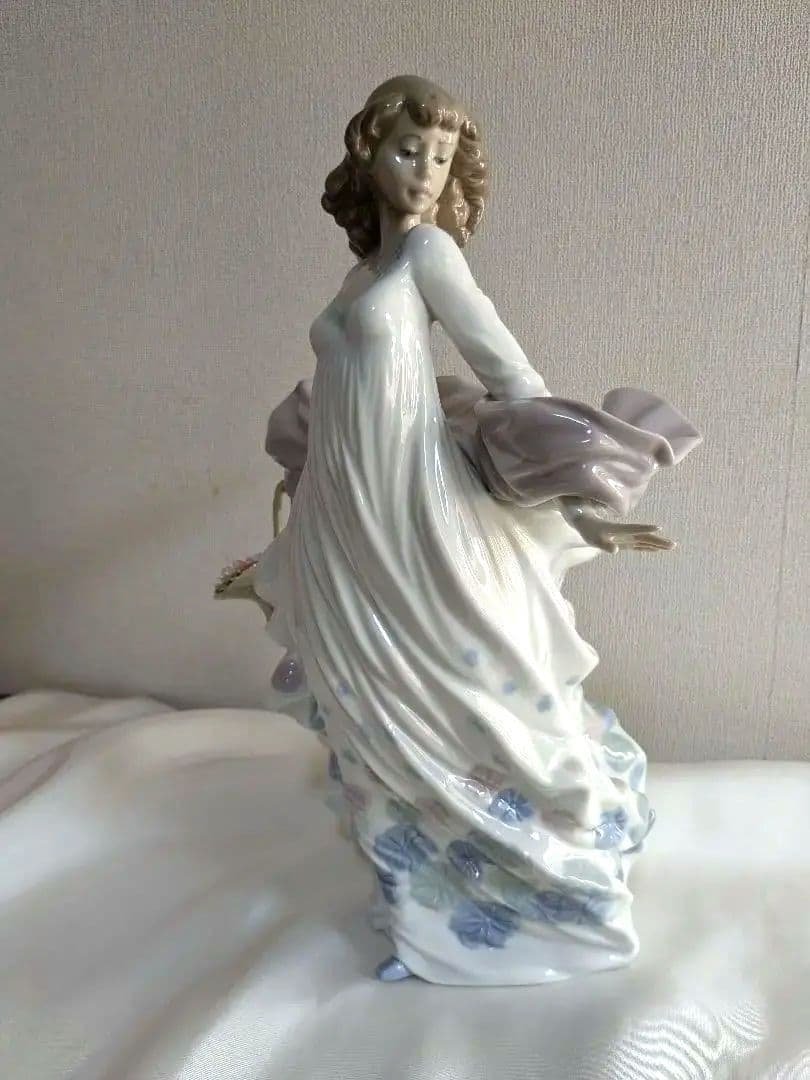 スペイン製 LLADRO リヤドロ 5898 春の輝き 置物