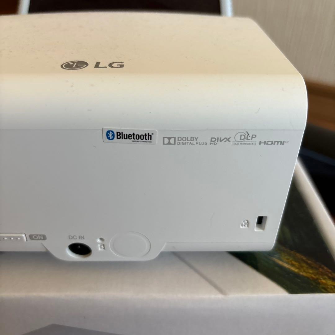 LG プロジェクター超単焦点 PH55HG 限定モデル 備品箱全てあり