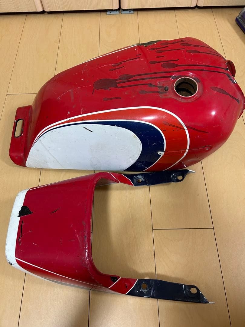 た*ー様 xj400 タンク テールカウル ジャンク品