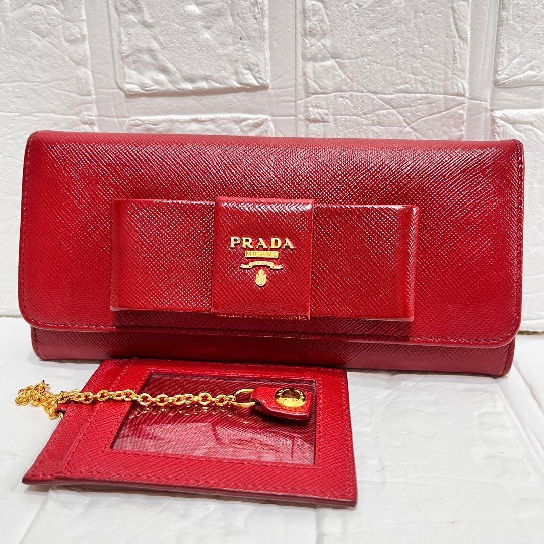 美品✨プラダ　フィオッコ　サフィアーノ　リボン　赤　カードケース付き