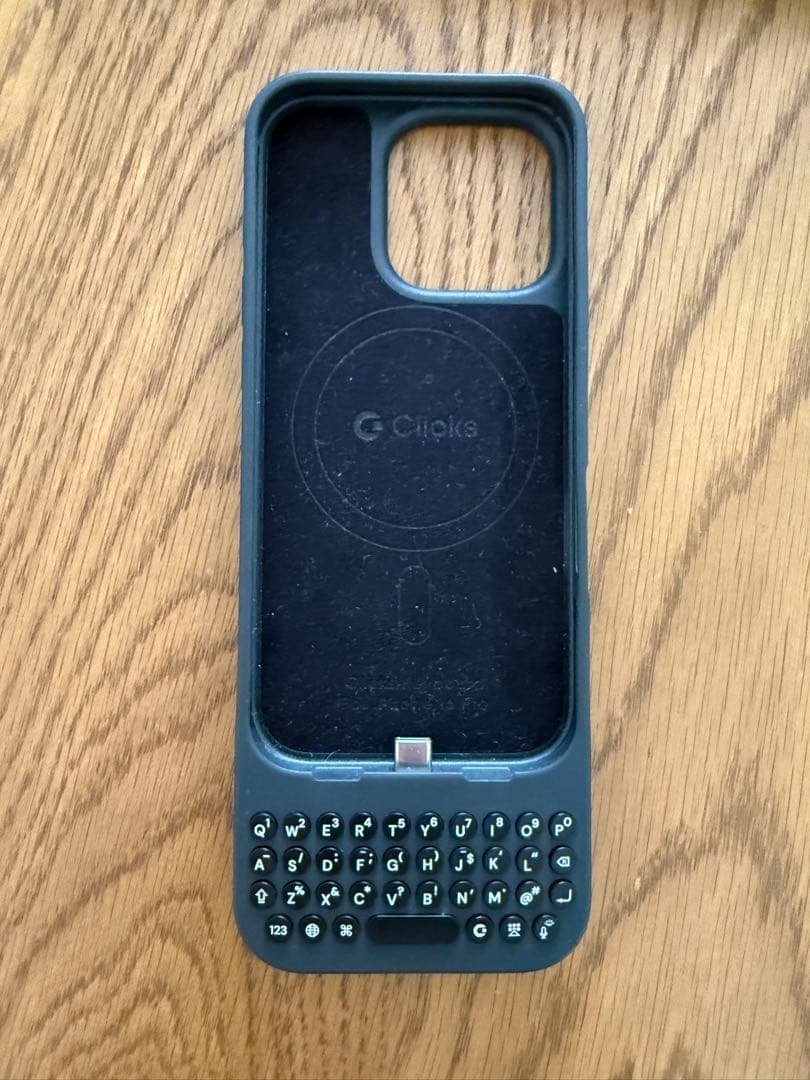 Clicks Keyboard iPhone 16 Pro用ケース