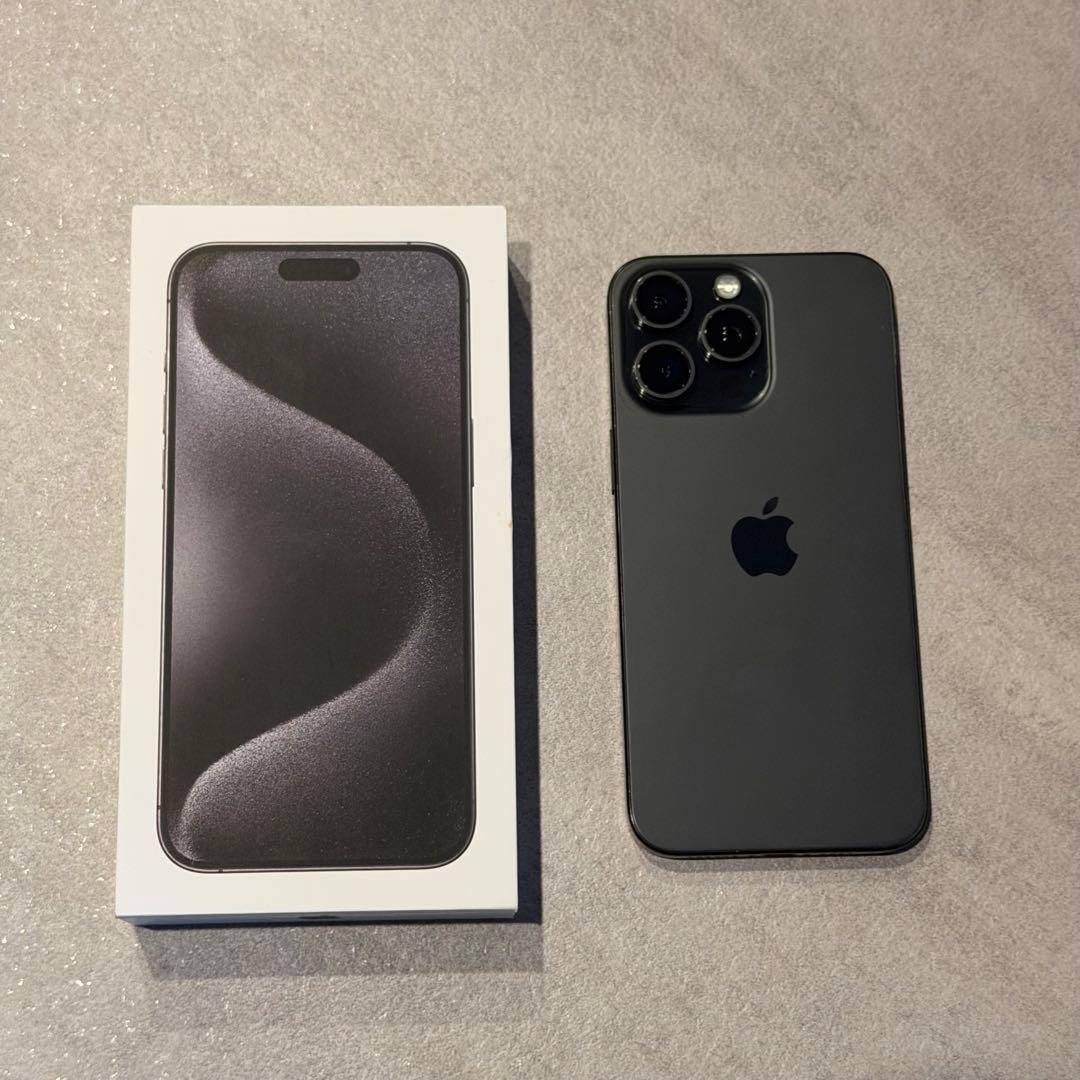 【美品】Apple iPhone15promax 256GBブラックチタニウム