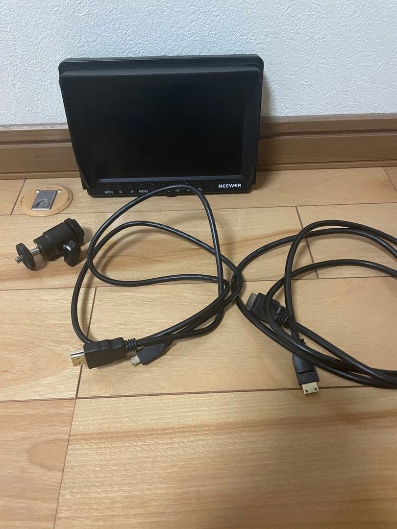 Neewer F100 カメラモニター
