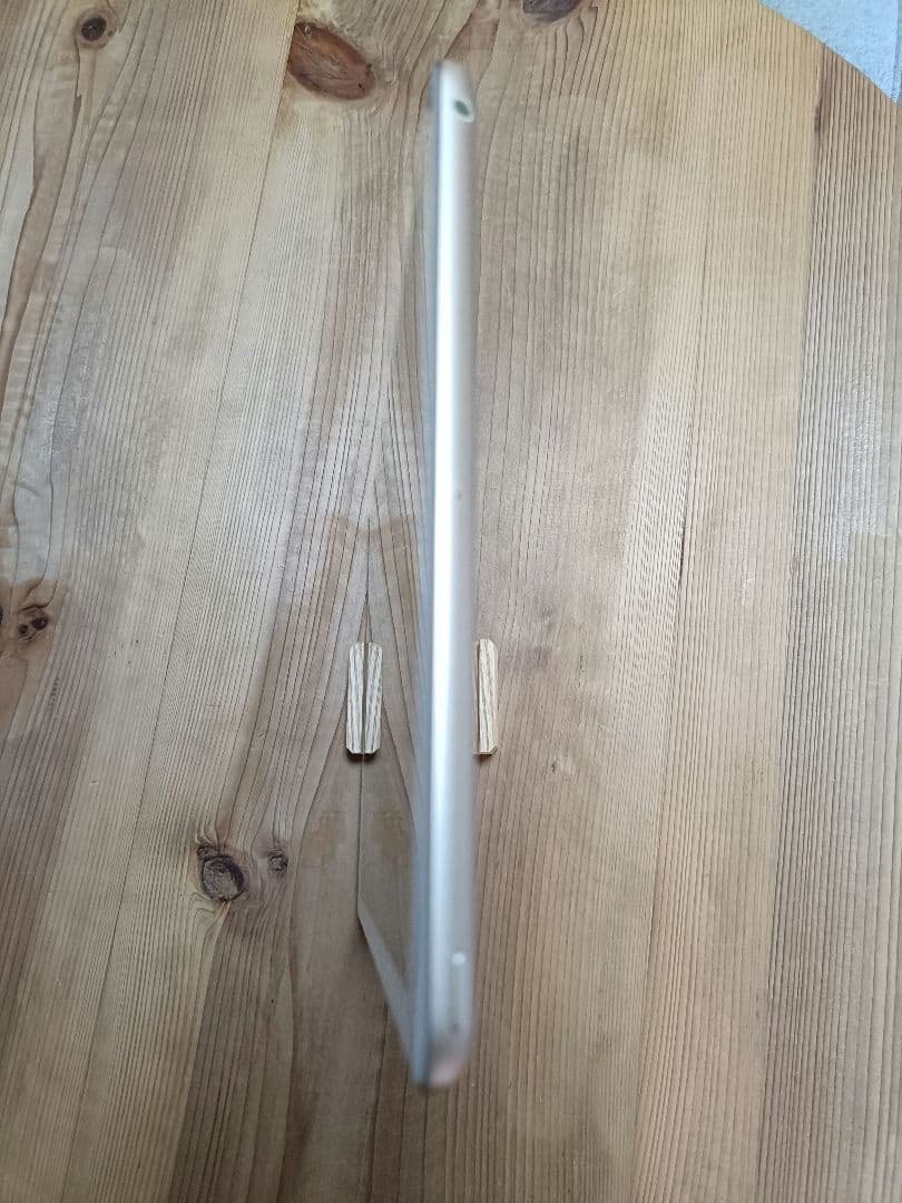 iPad　第5世代　32G　Wi-Fiモデル　【中古品】