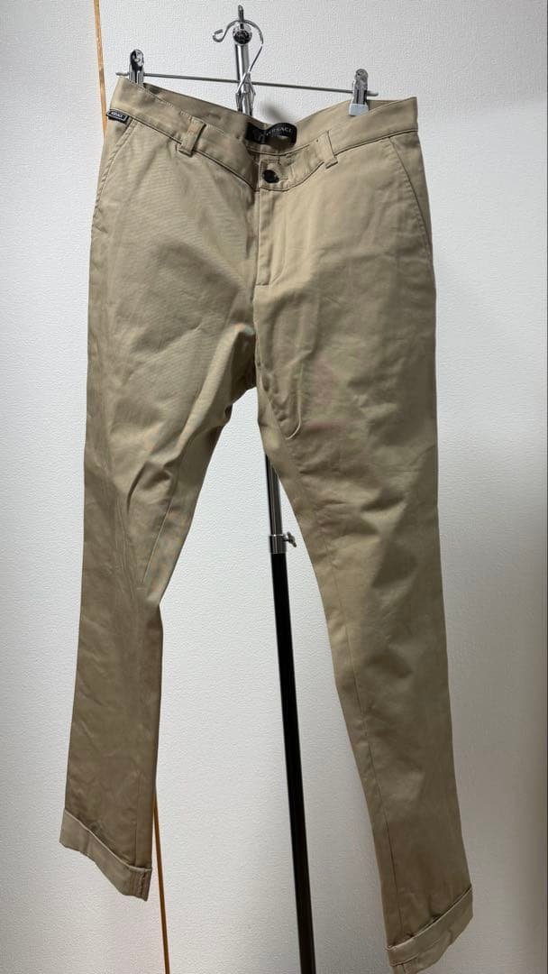 Versace スリムチノパンツ ベージュ