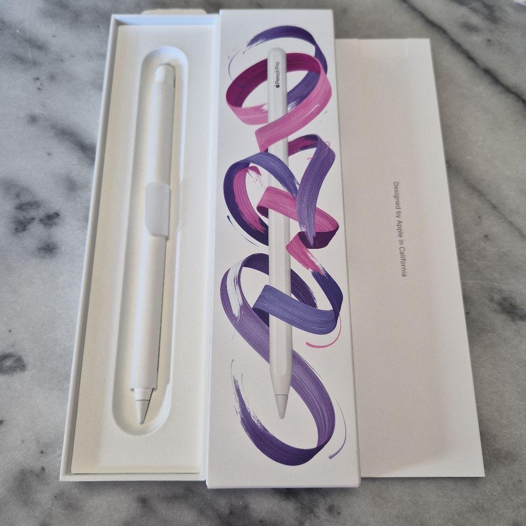 Apple Pencil Pro 純正 専用ケース付き